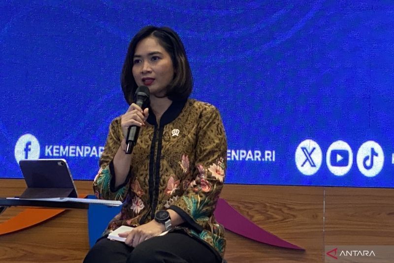 Wamen Pariwisata Usul Penambahan Polisi Pariwisata Berbahasa Inggris