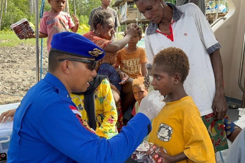 Klinik Terapung Polres Mimika: Jangkauan Kesehatan di Pesisir Papua