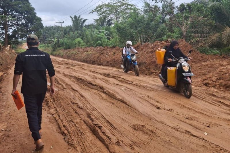 Jalan Rusak Delas-Nyelanding: Ombudsman Babel Sorot 8 Titik, Ancam Keselamatan Warga