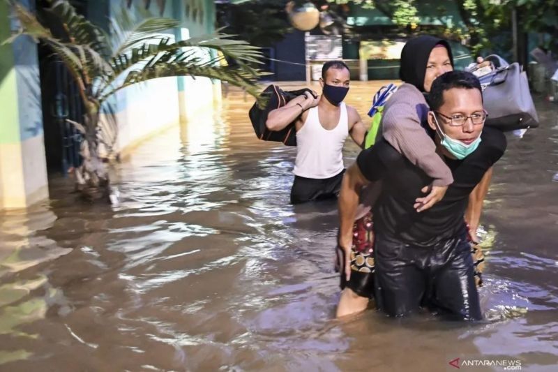 Banjir Jakarta: 198 Jiwa Mengungsi di Musholla dan Rusunawa