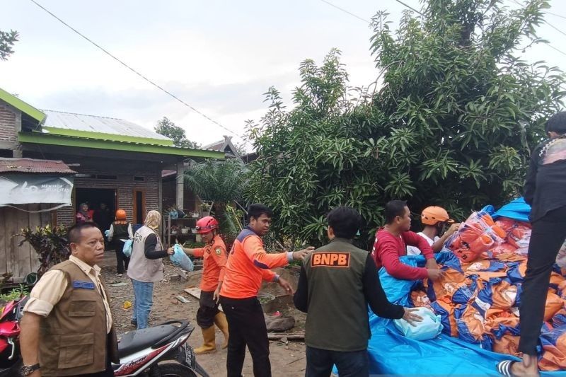 BNPB Pastikan Distribusi Bantuan Korban Angin Puting Beliung Luwu Lancar