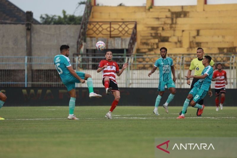 Madura United Ditahan Imbang PSBS Biak, Terbenam di Dasar Klasemen