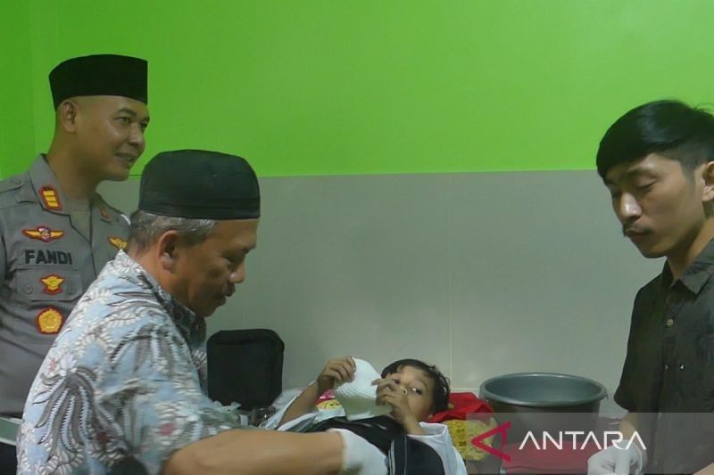 Polres Temanggung Gelar Khitanan Massal dan Sosialisasi Operasi Keselamatan Candi 2025