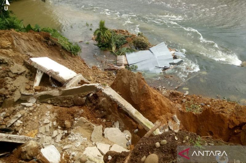 Mukomuko Usul Pengaman 15 Tebing Sungai Rawan Longsor