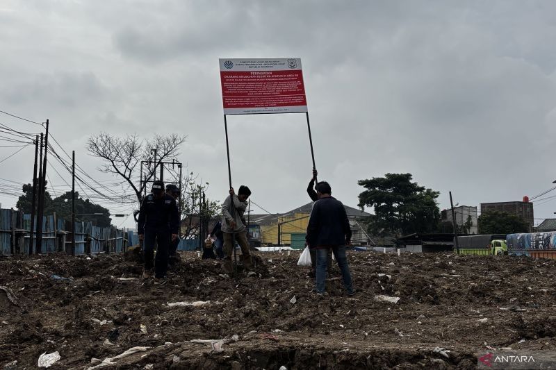 KLH Segel TPS Pasar Caringin Bandung: Pelanggaran Dokumen Lingkungan