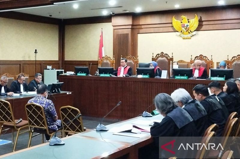 Mantan Pejabat MA, Zarof Ricar, Didakwa Terima Gratifikasi Rp915 Miliar dan 51 Kg Emas