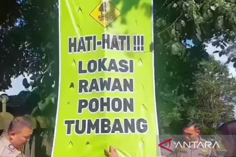 Cianjur Tambah Papan Peringatan Bencana di Jalur Rawan Longsor dan Kecelakaan