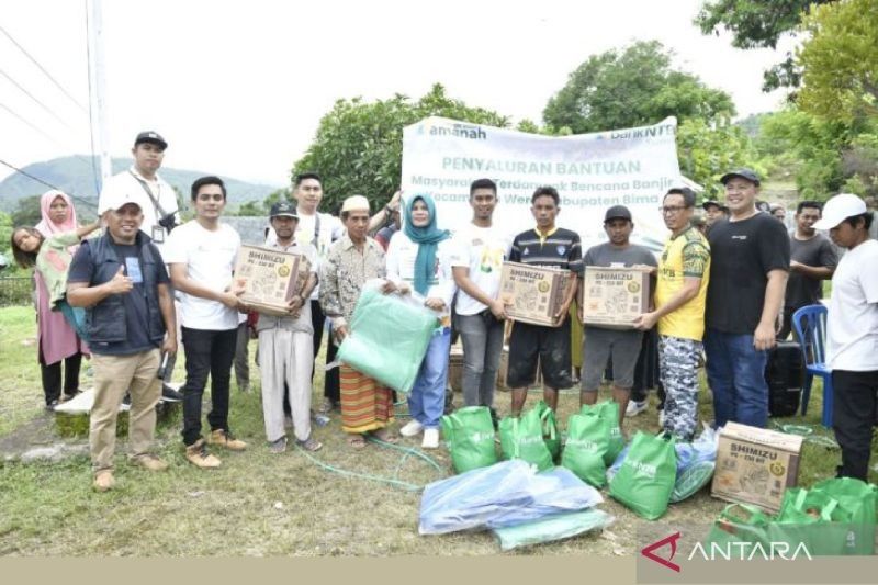 Bank NTB Syariah Salurkan Bantuan untuk Korban Banjir Bandang Bima