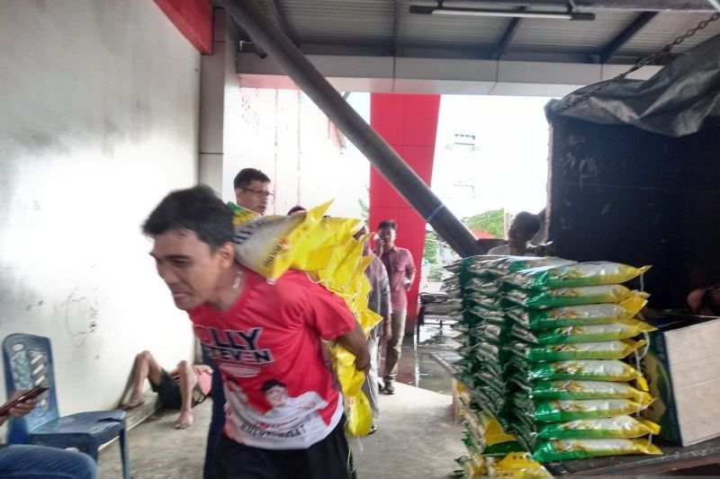 Bulog Sulutgo Ancam Sanksi Penjual Beras SPHP di Atas HET