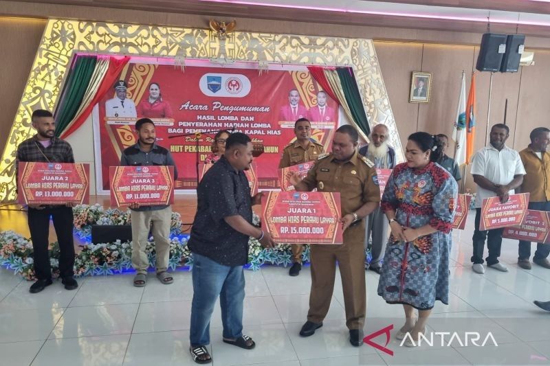 Lomba Kapal Hias Manokwari: Kreativitas Warga dan Semarak HUT Injil Masuk Papua