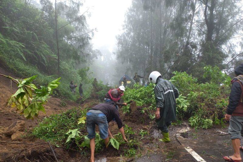 Waspada Cuaca Ekstrem! Akses Menuju Gunung Bromo Terputus Akibat Longsor