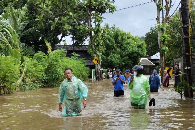 Banjir Lombok Barat: Kantor Camat Jadi Posko Utama Penanganan Bencana