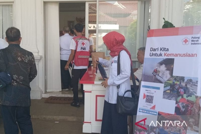 Pemkab Cianjur Serahkan Rp1 Miliar Dana Kemanusiaan untuk PMI