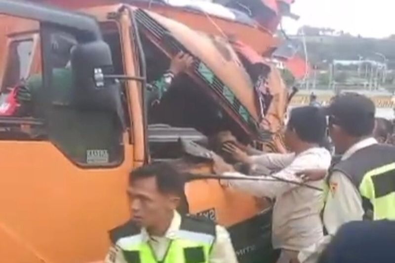 Kecelakaan Truk Fuso di Bakauheni: Satu Tewas, Diduga Rem Blong