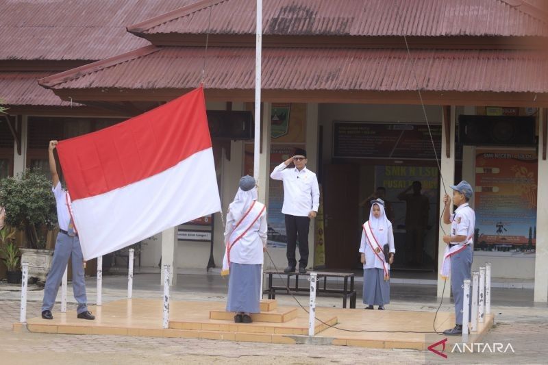 Ketua DPRD Solok Ajak Siswa Bijak Bermedsos: Hadapi Era Digital dengan Iman dan Takwa