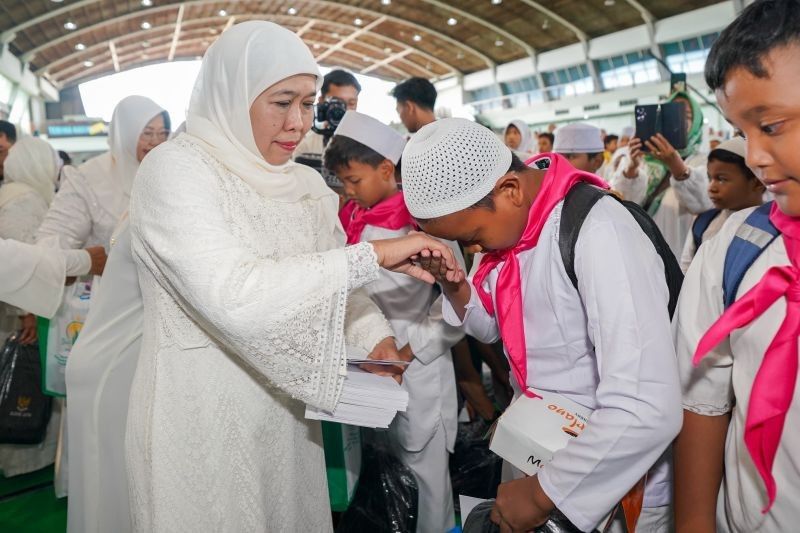 Muslimat NU dan Syeikh Syahawi Santuni 1000 Anak Yatim di Kongres XVIII