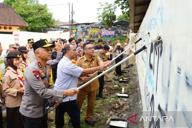 Kapolda Babel Luncurkan Inisiatif Hapus Simbol Geng Motor di Tembok Kota