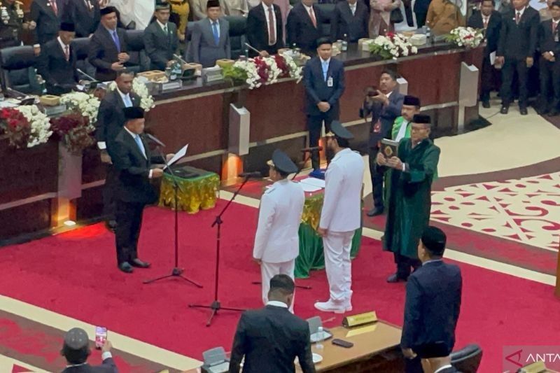 Mualem-Dek Fadh Resmi Menjabat Gubernur dan Wagub Aceh Periode 2025-2030