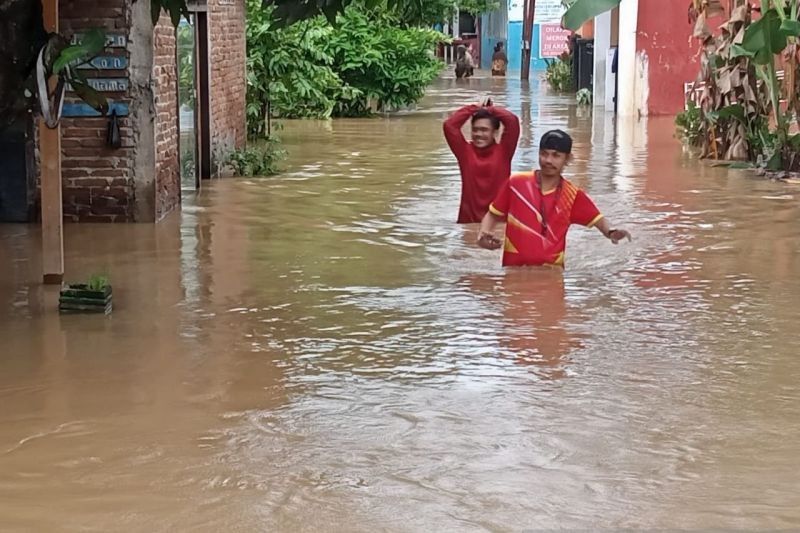 Banjir Parah di Maros, Sulsel: Status Awas Cuaca Ekstrem