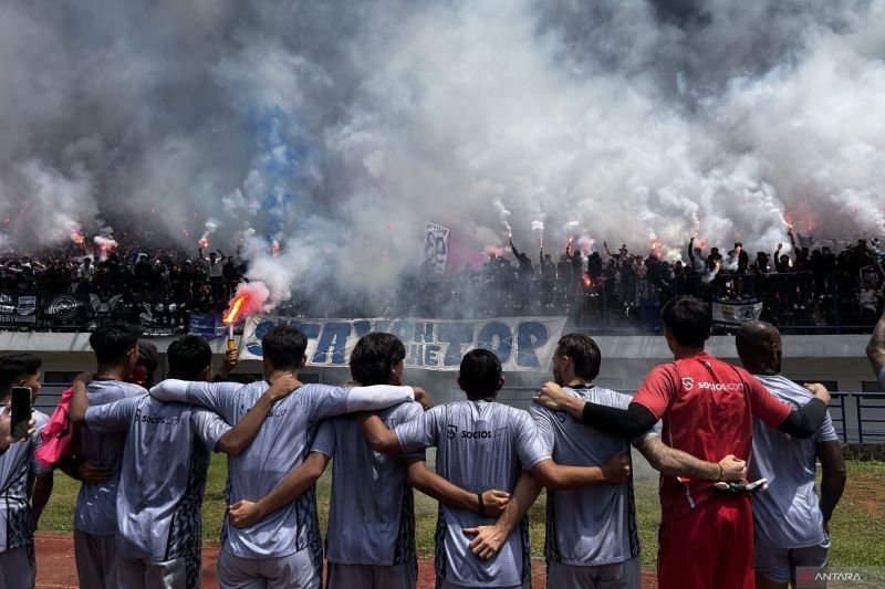 Bobotoh Padati Latihan Persib, Dukung Penuh Jelang Big Match Lawan Persija