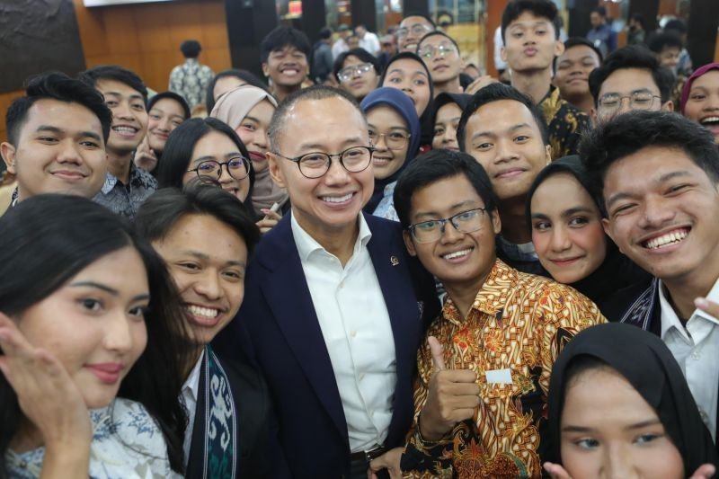 MPR Goes to Campus: Eddy Soeparno Dorong Transisi Energi Cegah Dampak Iklim