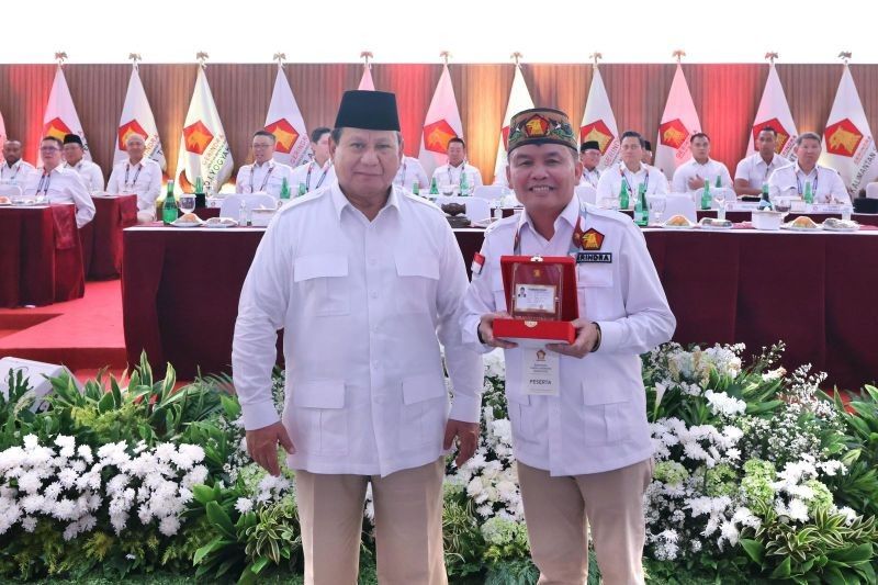 Agustiar Sabran Resmi Gabung Gerindra, Siap Dukung Program MBG