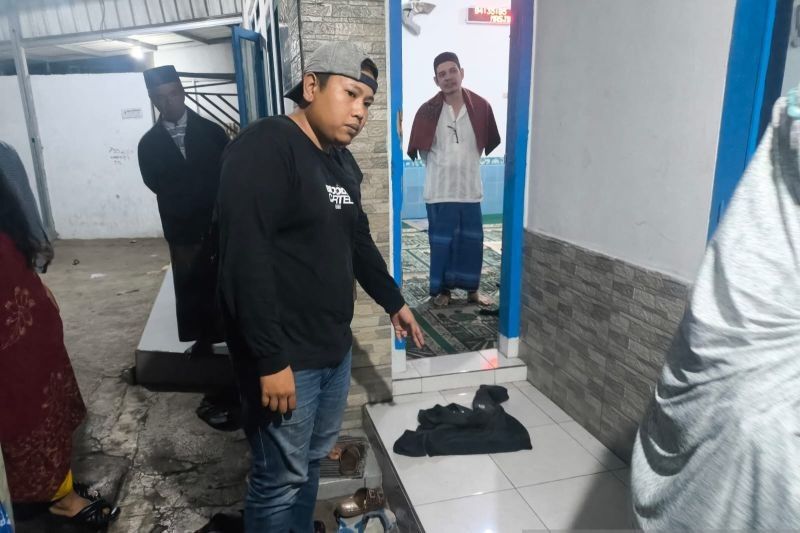 Bayi Perempuan Ditemukan di Teras Masjid Sukabumi, Polisi Selidiki Kasus Pembuangan