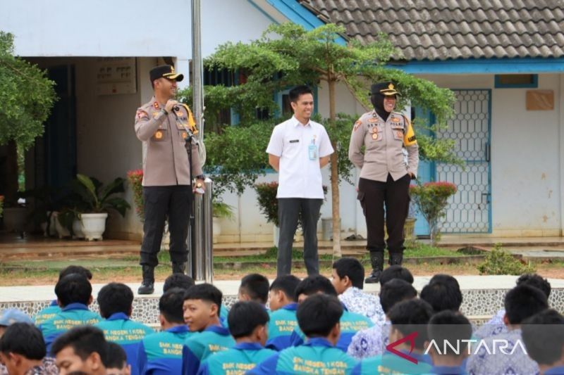 Polres Bangka Tengah Edukasi Pelajar: Wujudkan Keselamatan Lalu Lintas di Jalan Raya