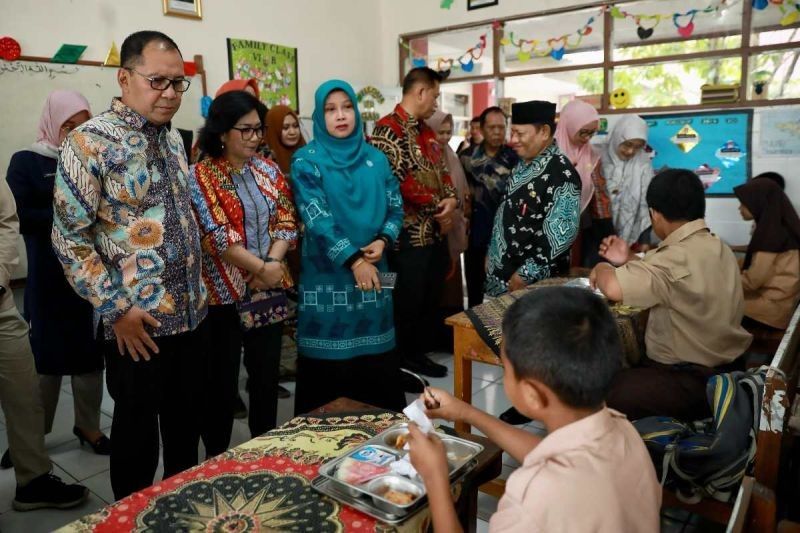 Wali Kota Makassar Evaluasi Program Makan Bergizi Gratis (MBG)