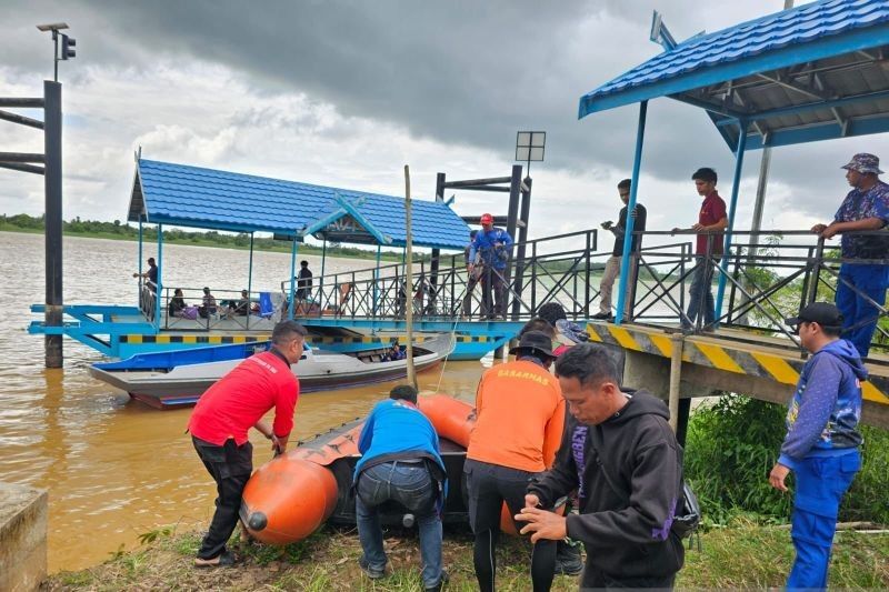 Tragedi Kapal Pompong Terbakar di Batanghari, Satu Korban Masih Hilang