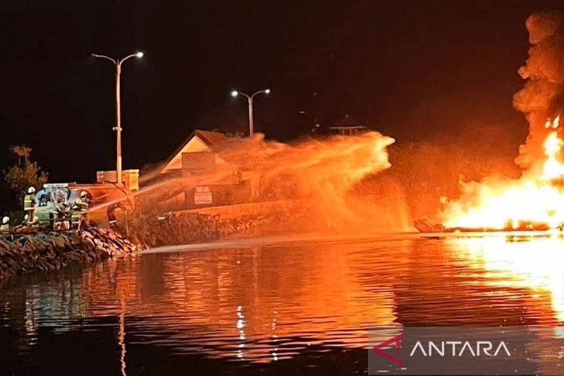 Pencarian Korban Kapal Tenggiri Terbakar di Ancol Masih Berlanjut