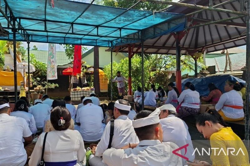 Perayaan Odalan dan Mlaspas Pura Siwa Sthana Giri Pererat Persaudaraan Umat Hindu Maluku