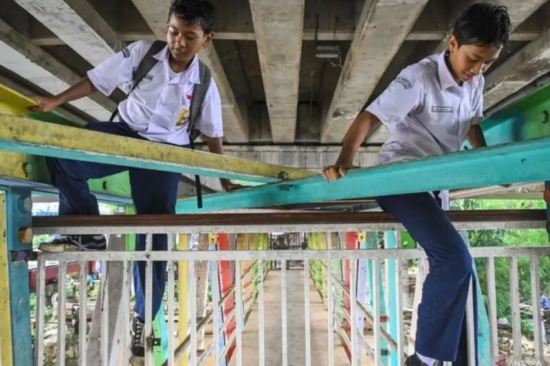 JPO Kolong Flyover Kalibata Dibuka Kembali, Namun Hanya Sementara