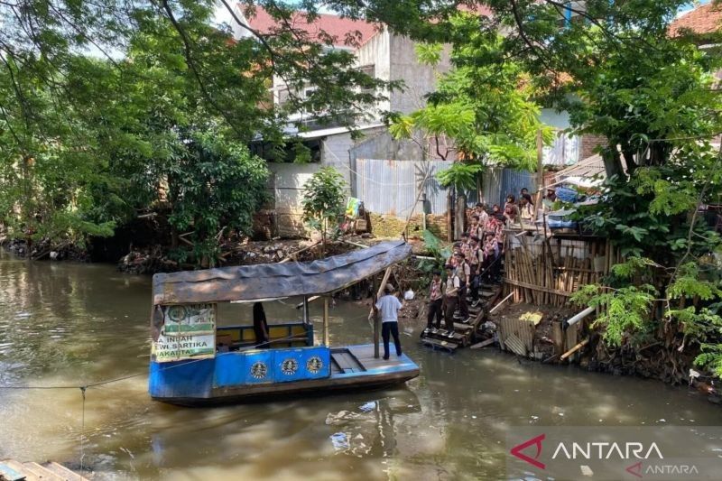 Perahu Eretan Pesanggrahan: 37 Tahun Layani Siswa, Jembatan Alternatif Terganjal Tawuran