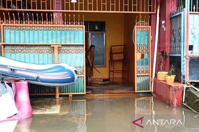 Banjir Makassar Surut, Warga Mulai Kembali ke Rumah