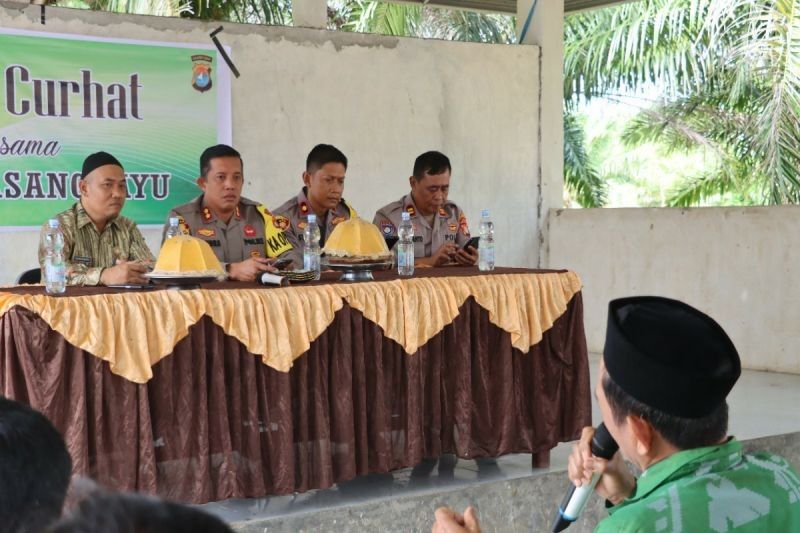 Polres Pasangkayu Libatkan Warga Jaga Kamtibmas Lewat 'Jumat Curhat'