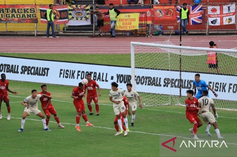 Semen Padang FC Akhiri Puasa Kemenangan di Stadion Haji Agus Salim