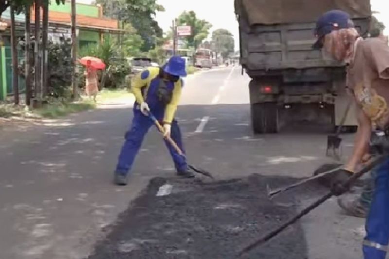 Kerusakan Jalan Akses Tol Karawang Timur Segera Diperbaiki