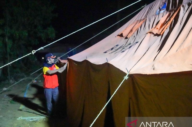 Kebakaran Kendari: BPBD Dirikan Tenda Darurat untuk 152 Jiwa