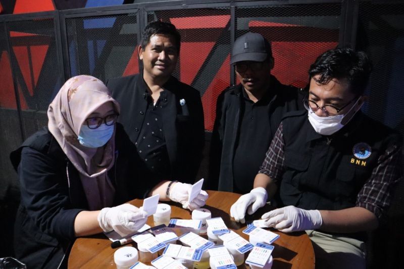 BNN Jateng Razia Tempat Hiburan Malam Bandungan, Ratusan Orang Dicek Urine