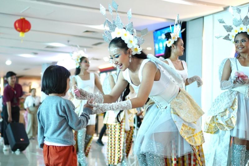 Bandara Ngurah Rai Rayakan Valentine dengan Parade Cupid Bertema Bali