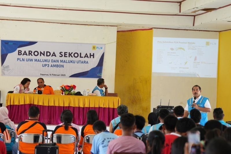 PLN Maluku Edukasi Ketenagalistrikan di Sekolah Menengah Atas