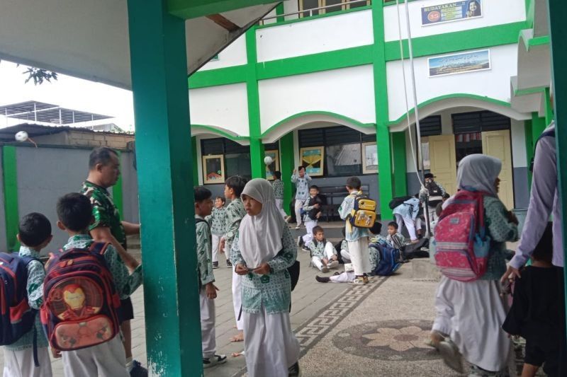 Kemenag Mataram Terapkan Larangan Siswa Bawa HP di Sekolah