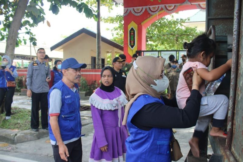 Satpol PP Palangka Raya Amankan Tiga PPKS dan Satu ODGJ