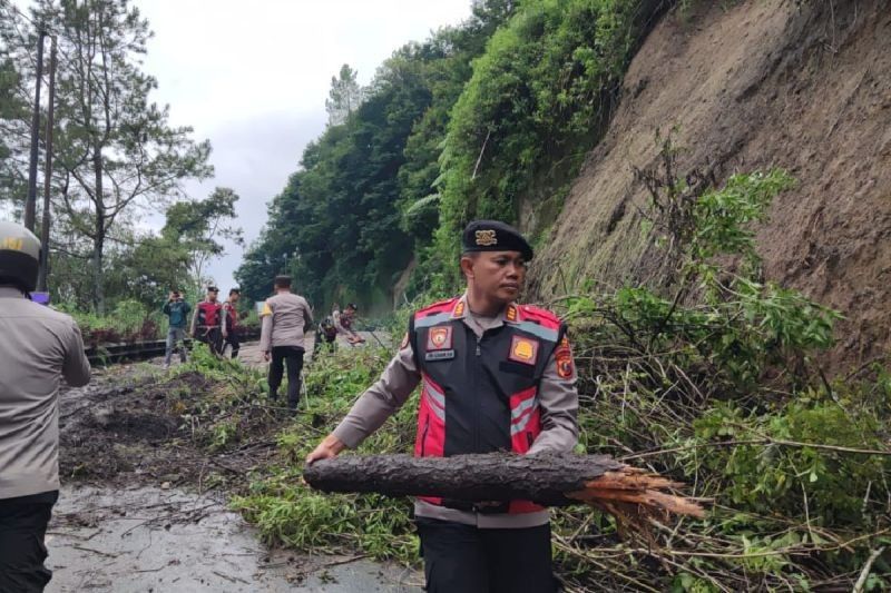 Jalan di Karo, Sumut, Kembali Normal Pasca Longsor