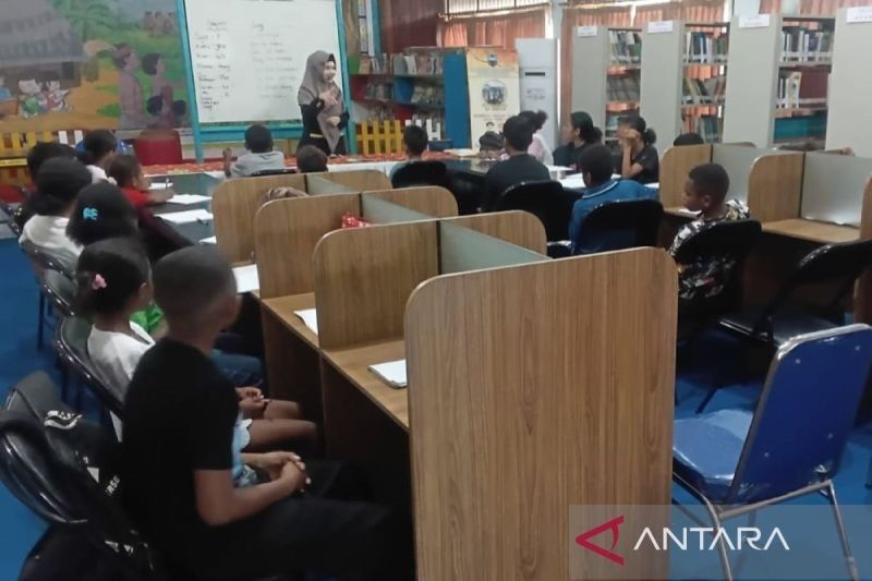 Kursus Bahasa Inggris Gratis untuk Anak Papua di Manokwari