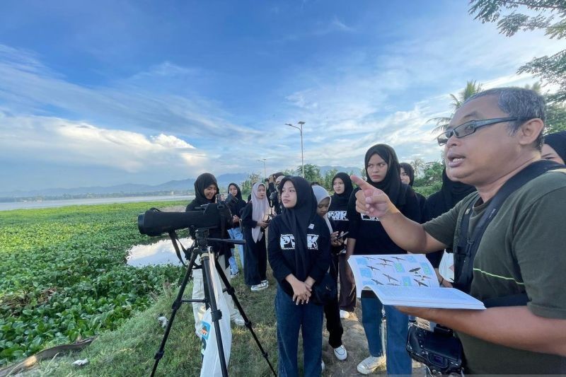 Mahasiswa PWK UNG Ikut Asian Waterbird Census 2025 di Danau Limboto