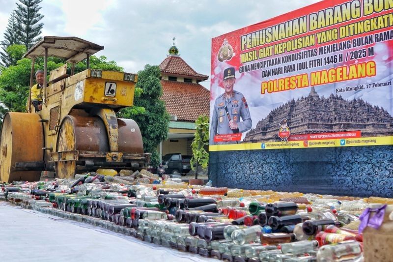 Polresta Magelang Musnahkan Ribuan Botol Miras Jelang Ramadhan