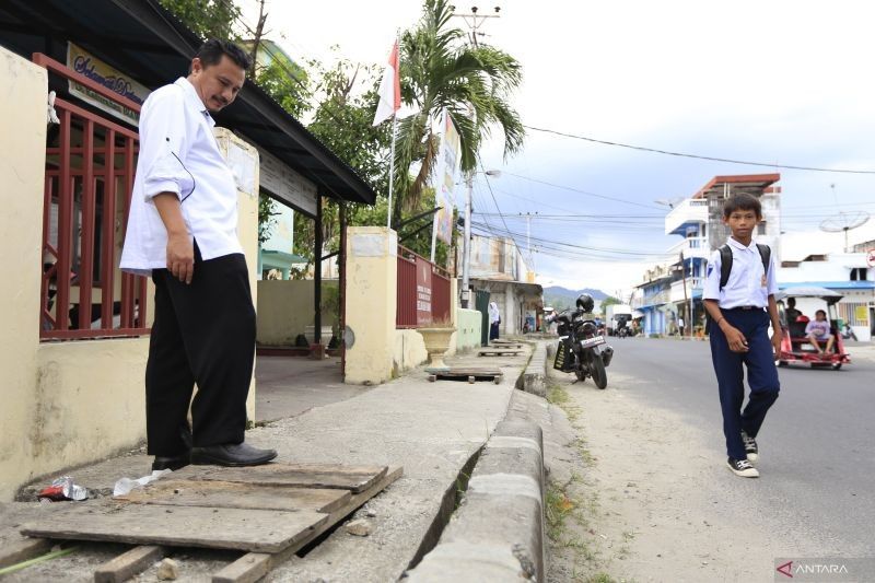 Ombudsman Gorontalo Sorot Kondisi Jalan 23 Januari: Lubang Drainase Bahayakan Pejalan Kaki