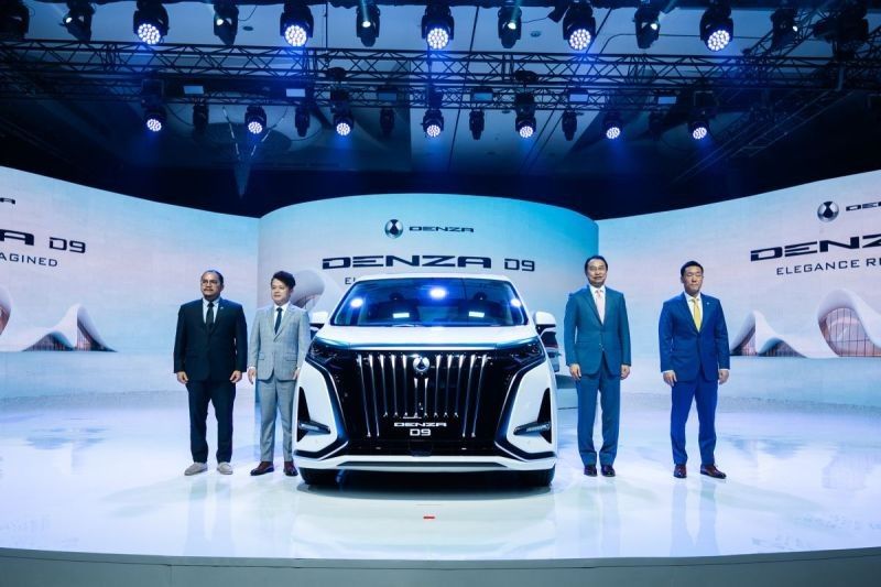 Denza D9: MPV Mewah Listrik dari China Tampil di IIMS 2025